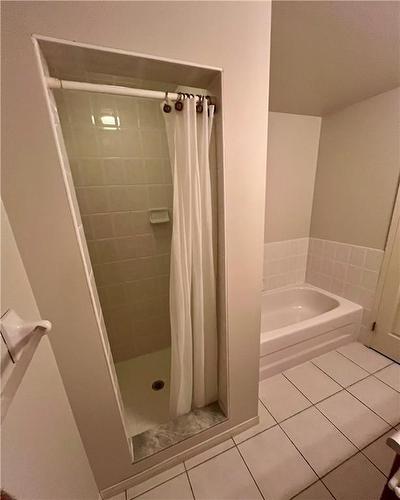 3497 Upper Middle Road|Unit #202, Burlington, ON - Indoor Photo Showing Bathroom