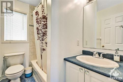 Bathroom - 30 Catterick Crescent, Ottawa, ON - Indoor Photo Showing Bathroom