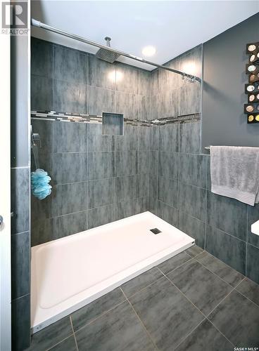 1319 Lynd Crescent, Estevan, SK - Indoor Photo Showing Bathroom