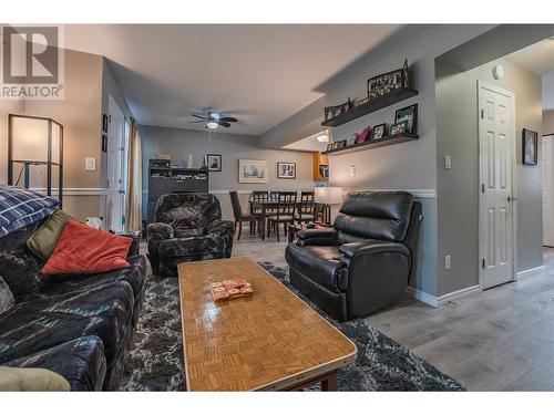 1458 Penticton Avenue Unit# 183, Penticton, BC - Indoor Photo Showing Living Room