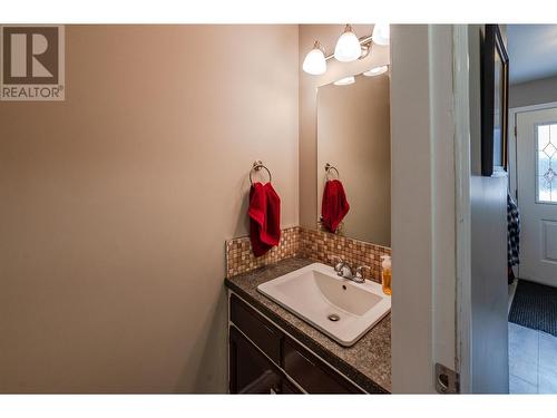 1458 Penticton Avenue Unit# 183, Penticton, BC - Indoor Photo Showing Bathroom