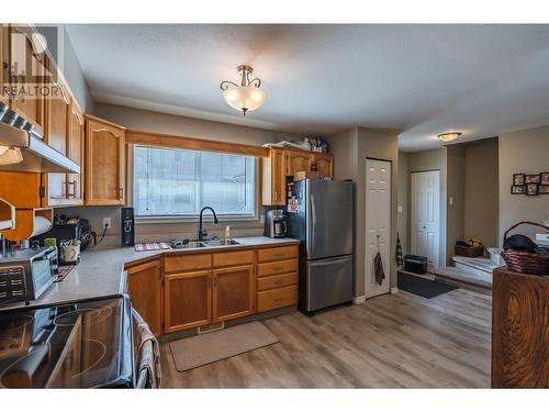 1458 Penticton Avenue Unit# 183, Penticton, BC - Indoor Photo Showing Kitchen With Double Sink