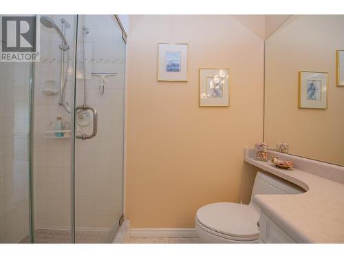 3301 Centennial Drive Unit# 406, Vernon, BC - Indoor Photo Showing Bathroom
