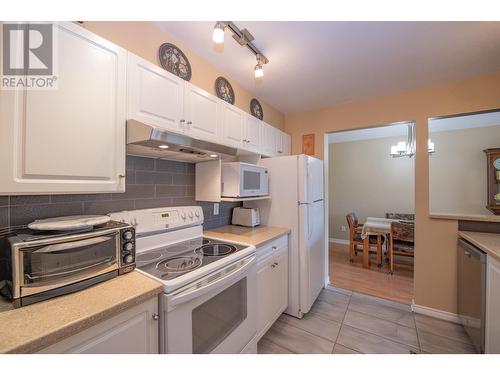 3301 Centennial Drive Unit# 406, Vernon, BC - Indoor Photo Showing Kitchen
