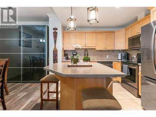 277 Yorkton Avenue Unit# 102, Penticton, BC - Indoor Photo Showing Kitchen