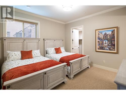 6166 Seymoure Avenue, Peachland, BC - Indoor Photo Showing Bedroom