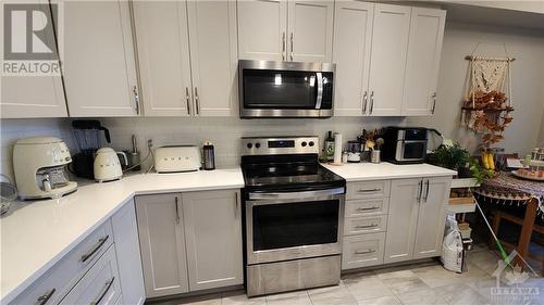 470 Markdale Terrace, Ottawa, ON - Indoor Photo Showing Kitchen