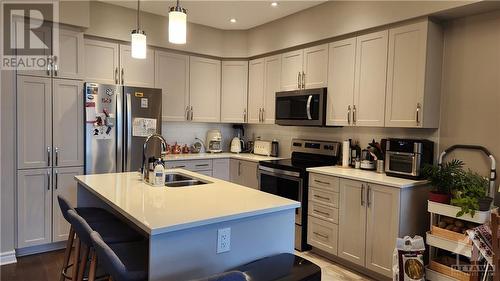 470 Markdale Terrace, Ottawa, ON - Indoor Photo Showing Kitchen With Double Sink