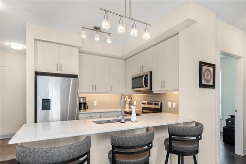 340 Plains Road E|Unit #409, Burlington, ON - Indoor Photo Showing Kitchen With Upgraded Kitchen