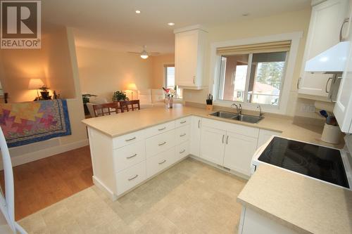 6806 Cabernet Place, Oliver, BC - Indoor Photo Showing Kitchen With Double Sink