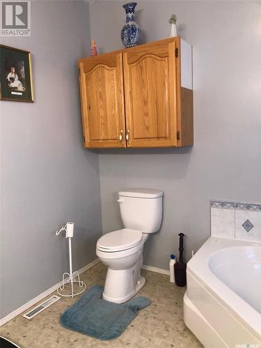 28 Highway Avenue W, Preeceville, SK - Indoor Photo Showing Bathroom