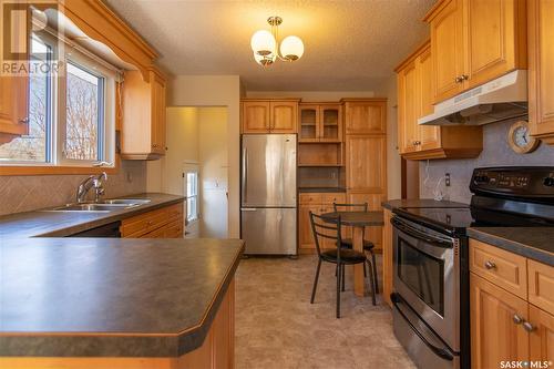 1120 Asquith Drive, Esterhazy, SK - Indoor Photo Showing Kitchen With Double Sink