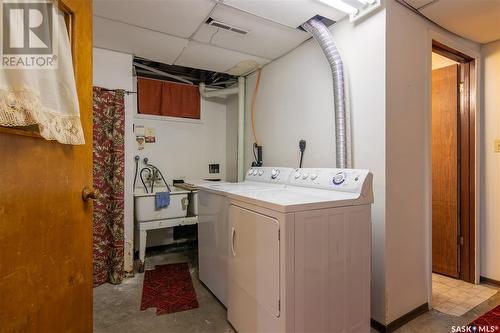 1120 Asquith Drive, Esterhazy, SK - Indoor Photo Showing Laundry Room