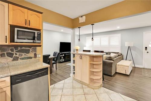 450 Bunting Road, St. Catharines, ON - Indoor Photo Showing Kitchen