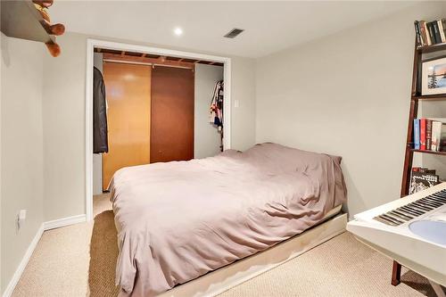 450 Bunting Road, St. Catharines, ON - Indoor Photo Showing Bedroom