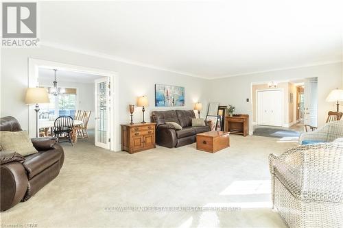10295 Riverside Drive, Lambton Shores, ON - Indoor Photo Showing Living Room