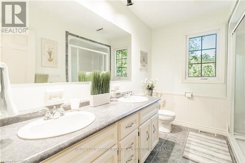 10295 Riverside Drive, Lambton Shores, ON - Indoor Photo Showing Bathroom