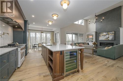 597 Creekview Chase, London, ON - Indoor Photo Showing Living Room