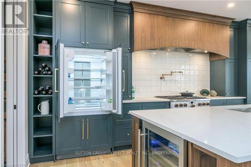 Imported from itso - 597 Creekview Chase, London, ON - Indoor Photo Showing Kitchen With Upgraded Kitchen