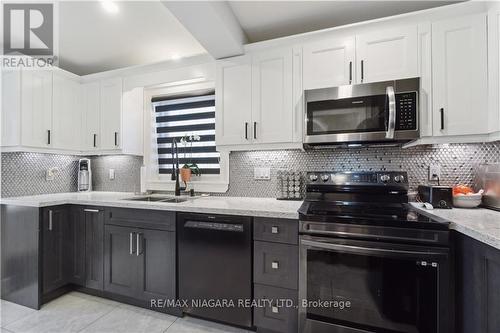 52 Ghent Street, St. Catharines, ON - Indoor Photo Showing Kitchen With Double Sink With Upgraded Kitchen
