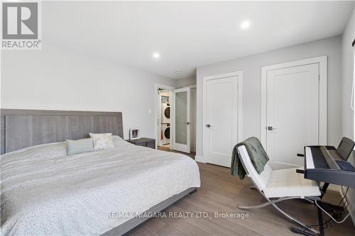 52 Ghent Street, St. Catharines, ON - Indoor Photo Showing Bedroom