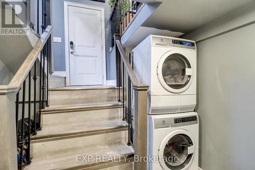 202 Roxborough Avenue, Hamilton, ON - Indoor Photo Showing Laundry Room
