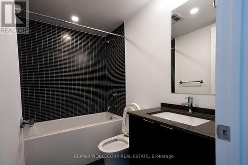 335 - 1 Jarvis Street, Hamilton, ON - Indoor Photo Showing Bathroom