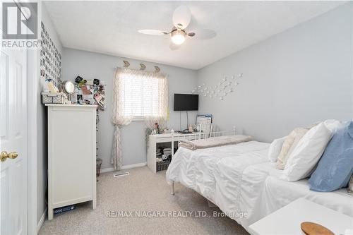 5991 Andrea Drive, Niagara Falls, ON - Indoor Photo Showing Bedroom