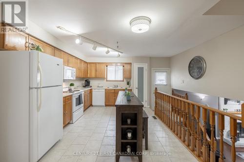 8 Portsmouth Rd, London, ON - Indoor Photo Showing Kitchen