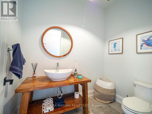 10165 Cedar Crest Road, Wainfleet, ON - Indoor Photo Showing Bathroom