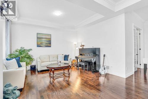 26 Ascoli Drive, Hamilton, ON - Indoor Photo Showing Living Room