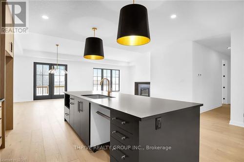 14 Aspen Circle, Thames Centre, ON - Indoor Photo Showing Kitchen