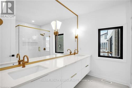 14 Aspen Circle, Thames Centre, ON - Indoor Photo Showing Bathroom