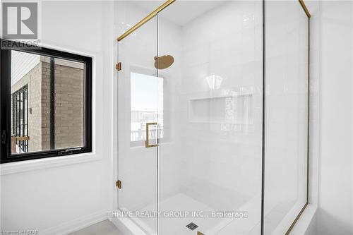 14 Aspen Circle, Thames Centre, ON - Indoor Photo Showing Bathroom
