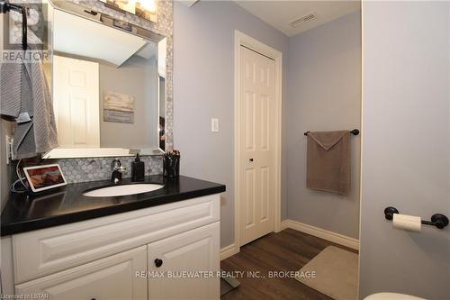 10147 Port Franks Estate Drive, Lambton Shores, ON - Indoor Photo Showing Bathroom