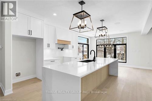 117 Aspen Circle, Thames Centre (Thorndale), ON - Indoor Photo Showing Kitchen With Double Sink