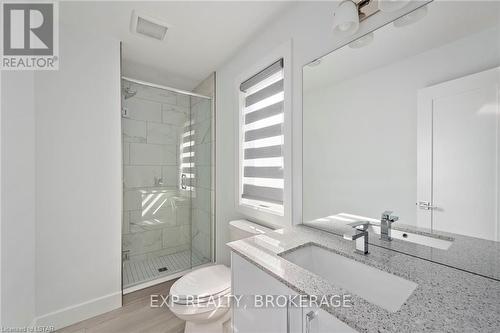 203 Eagle Street Street, North Middlesex (Parkhill), ON - Indoor Photo Showing Bathroom