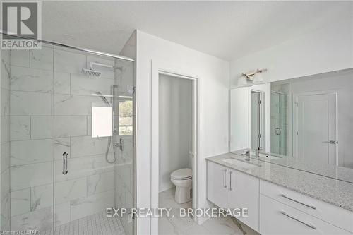 203 Eagle Street Street, North Middlesex (Parkhill), ON - Indoor Photo Showing Bathroom