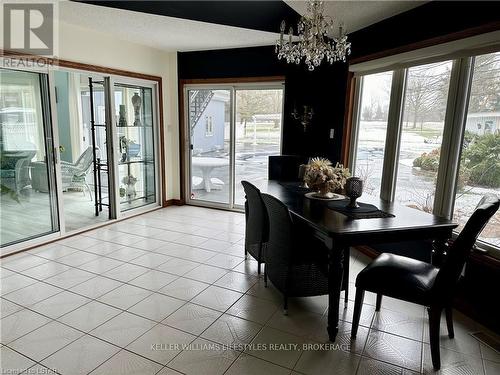 33380 Queen Street, North Middlesex, ON - Indoor Photo Showing Dining Room