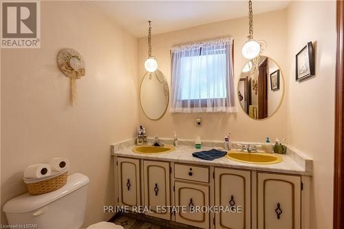 9995 Port Frank Estate Drive, Lambton Shores, ON - Indoor Photo Showing Bathroom