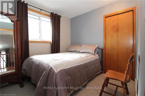 9901 Eric Street, Lambton Shores, ON - Indoor Photo Showing Bedroom