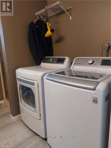 329 Wyldwood Lane, South Huron, ON - Indoor Photo Showing Laundry Room