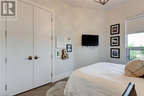 207 - 1705 Fiddlehead Place, London, ON - Indoor Photo Showing Bedroom