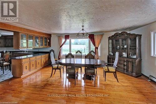 151 Travelled Road, London, ON - Indoor Photo Showing Dining Room