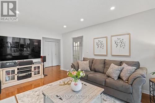 912 Copperfield Drive, Oshawa, ON - Indoor Photo Showing Living Room