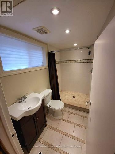 1483 Mansfield Drive, Oakville, ON - Indoor Photo Showing Bathroom
