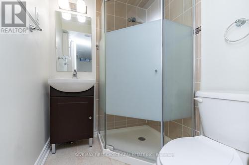17 Haley Court, Brampton, ON - Indoor Photo Showing Bathroom