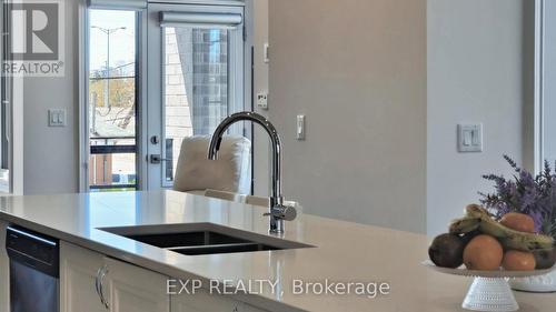 1641 Blanefield Road, Mississauga, ON - Indoor Photo Showing Kitchen With Double Sink