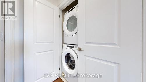 1641 Blanefield Road, Mississauga, ON - Indoor Photo Showing Laundry Room