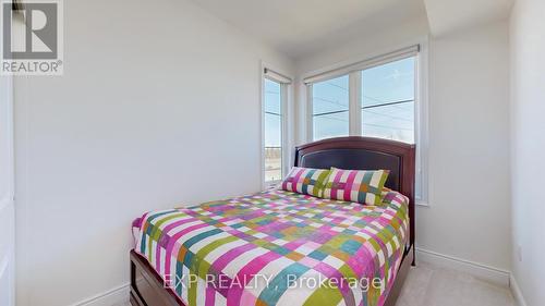 1641 Blanefield Road, Mississauga, ON - Indoor Photo Showing Bedroom